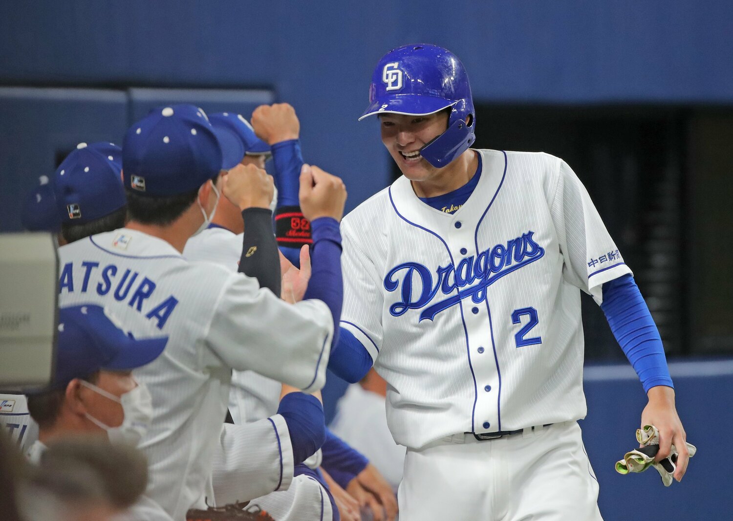 山崎氏が期待する石川　©JIJI PRESS