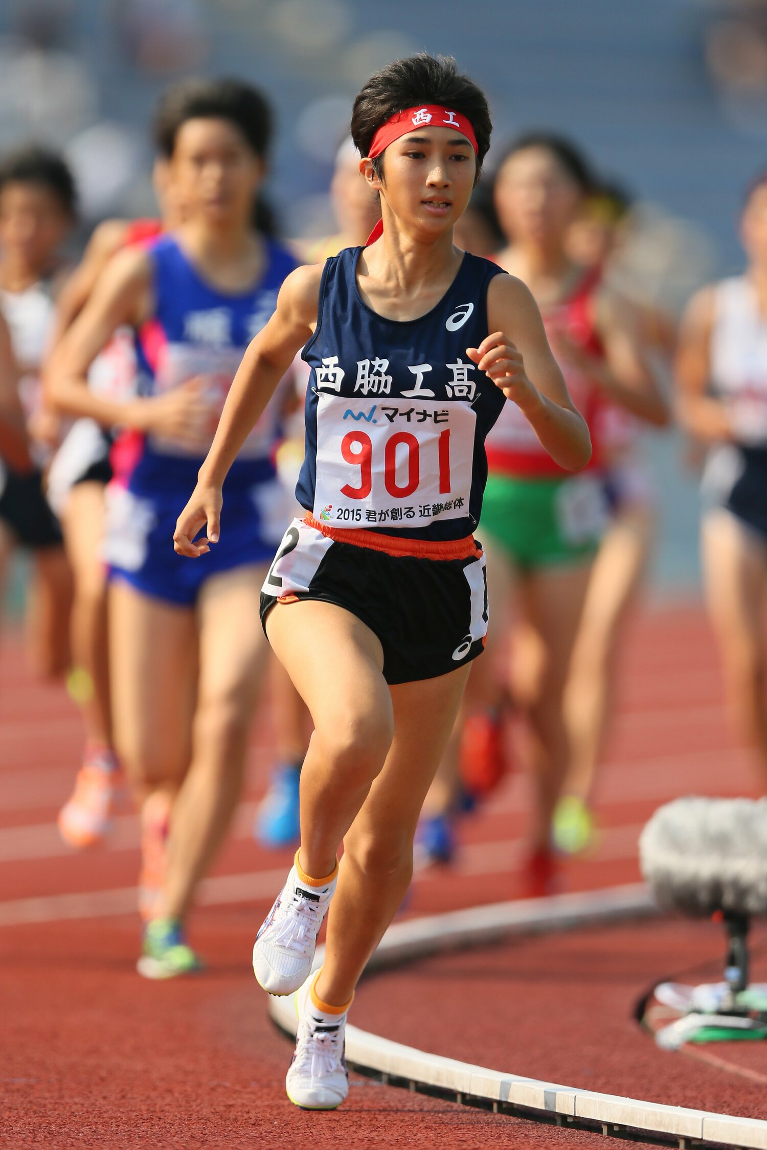 西脇工高1年次の田中希実。インターハイ1500mに出場し5位入賞　©︎AFLO