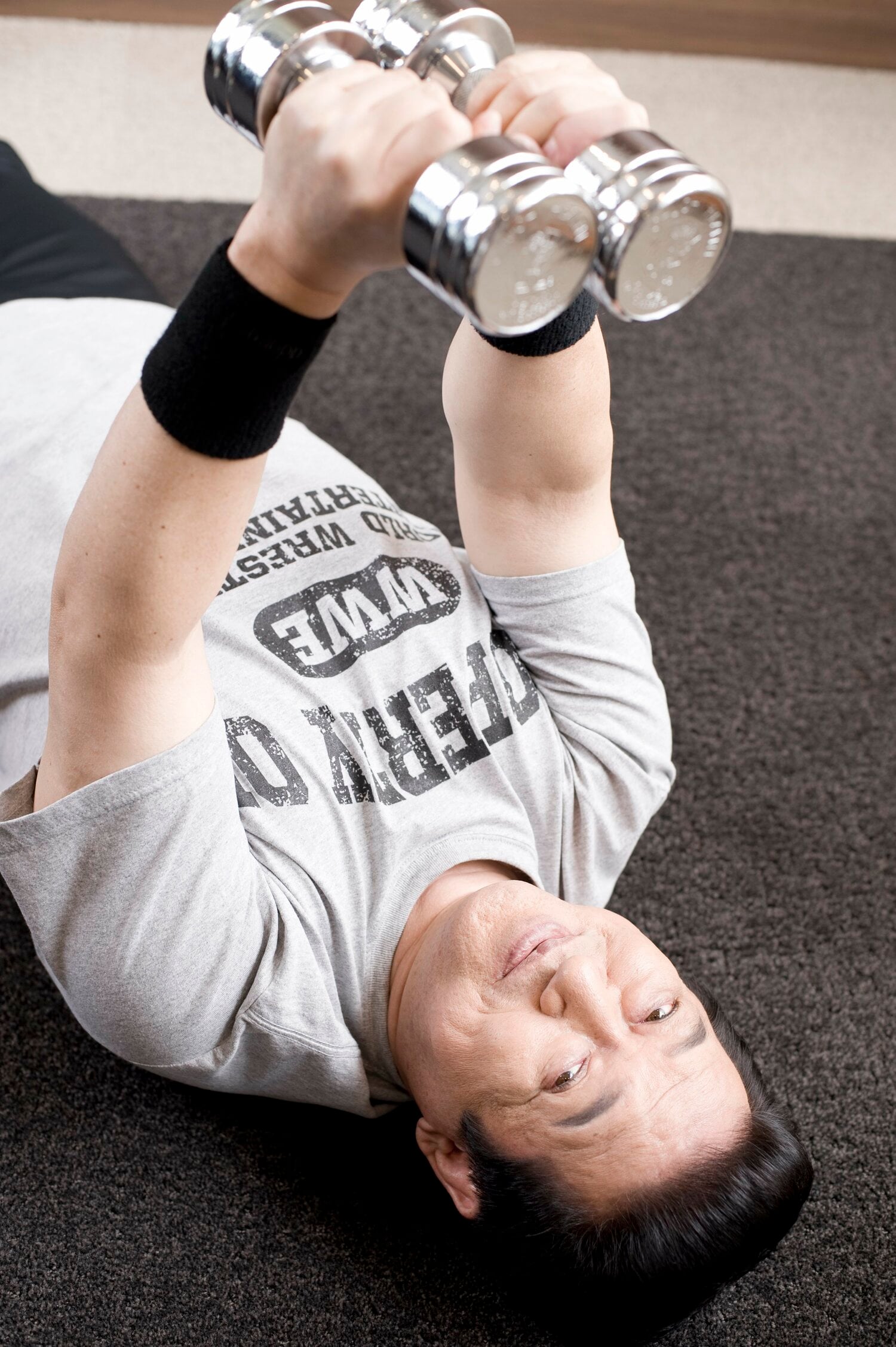 TVキャスターの草野仁さん。並外れた運動センスは数々の伝説を残しているが、78歳になった現在も毎日のトレーニングを欠かさず行っているという　©Miki Fukano