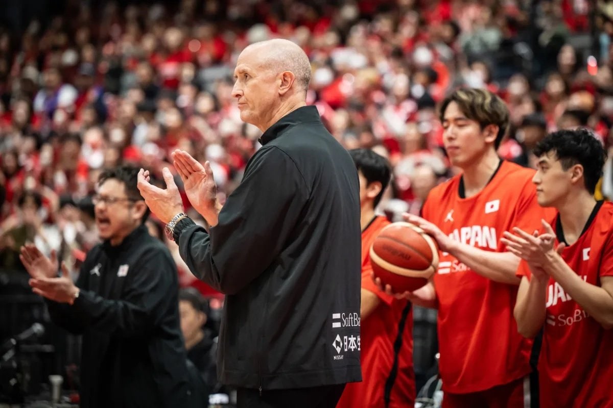 現在は比江島に全幅の信頼を置くトム・ホーバスHC　©FIBA