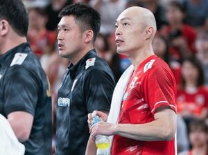 「パリ五輪は兄貴と出た。本音を言えば…ロス五輪はオミと」男子バレー深津貴之コーチが“密か”に抱く弟への特別な思い「兄弟だから慣れ合うつもりはない」