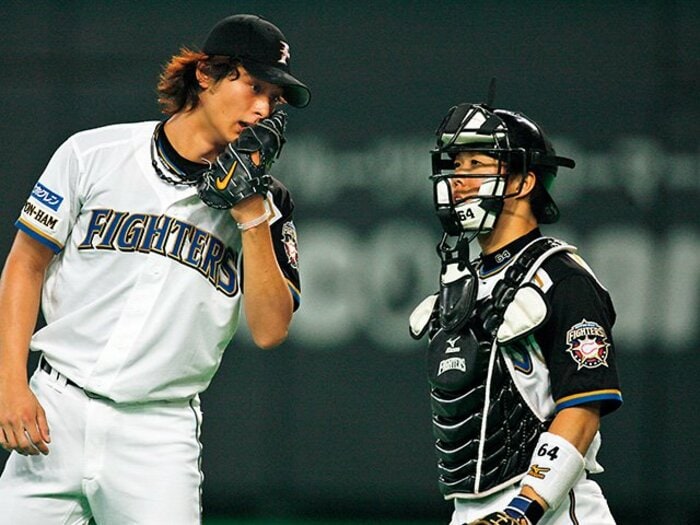 専属捕手は日陰に咲く。～一芸人生、3人の告白～＜Number Web＞ photograph by Naoya Sanuki