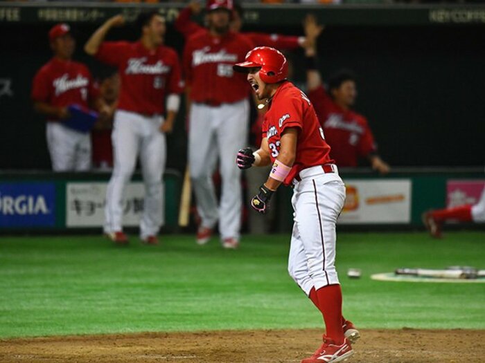 カープに“当たり前の規格外”が。記録では語れない菊池涼介の貢献。＜Number Web＞ photograph by Hideki Sugiyama