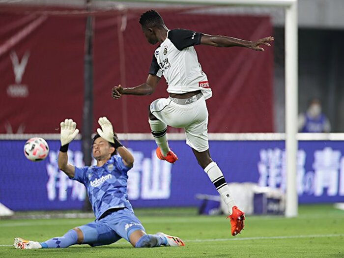 オルンガは“足の振りの速さ”が強烈！水沼貴史が語る外国籍FW活躍の秘訣。＜Number Web＞ photograph by J.LEAGUE