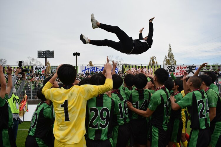 週4回練習で心にゆとり」「選手選考もすべて部員に任せて」広島皆実の“高校サッカー指導改革”「それが日常になり文化になれば…」（3／3） - 高校サッカー  - Number Web - ナンバー