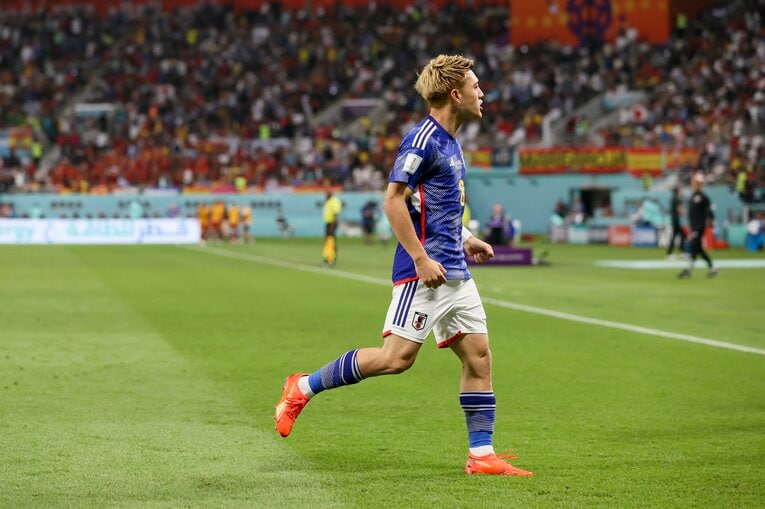 堂安のゴールシーン　©︎Kaoru Watabe/JMPA