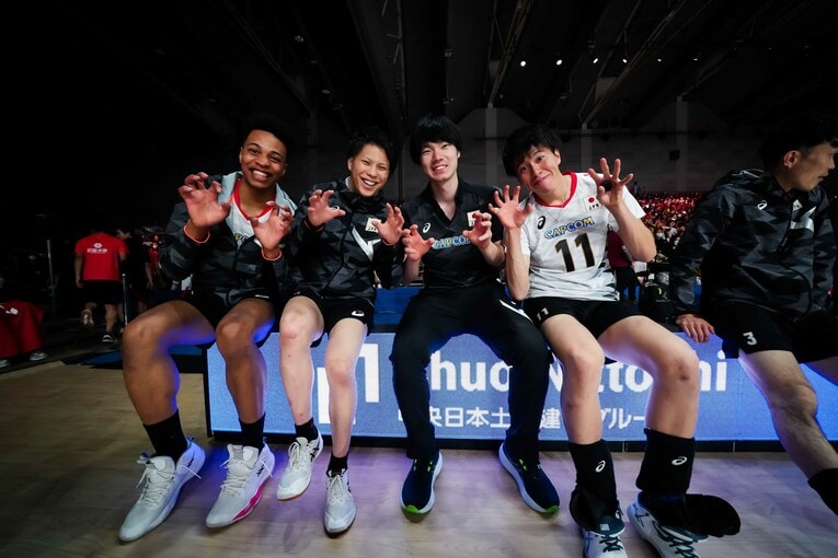 エバデダン ラリー、山本智大、大塚達宣、富田将馬（VNLイラン戦）　©︎Volleyball Wrold