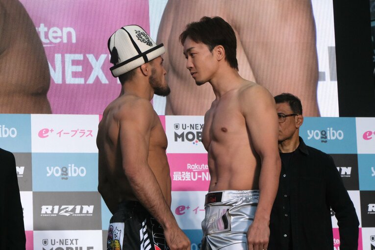 公開計量で向き合う朝倉未来とシェイドゥラエフ　©Norihiro Hashimoto