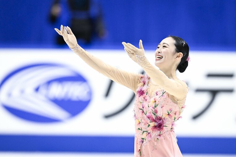 全日本選手権で演技を行う青木祐奈【スワイプするとその他の写真もご覧になれます】　©Asami Enomoto