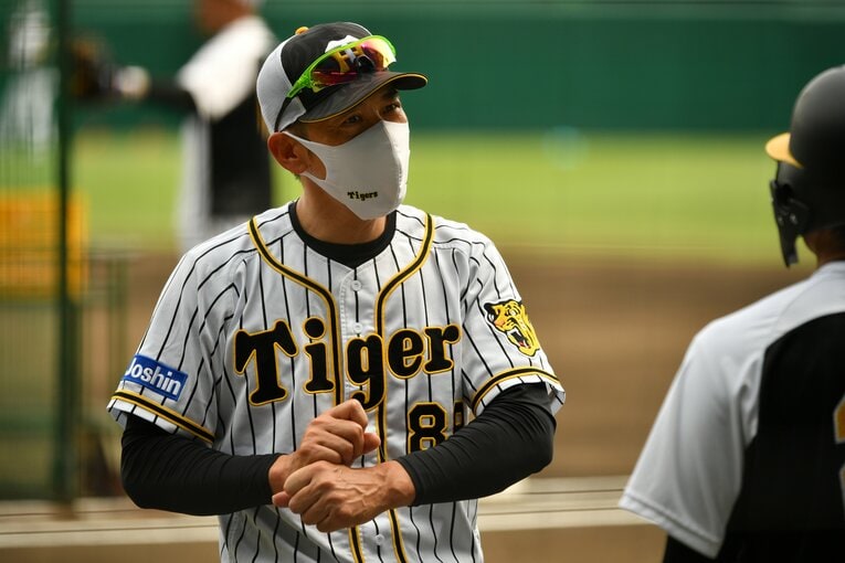 チームを離れても横田を気にかけていた矢野監督　©Hideki Sugiyama