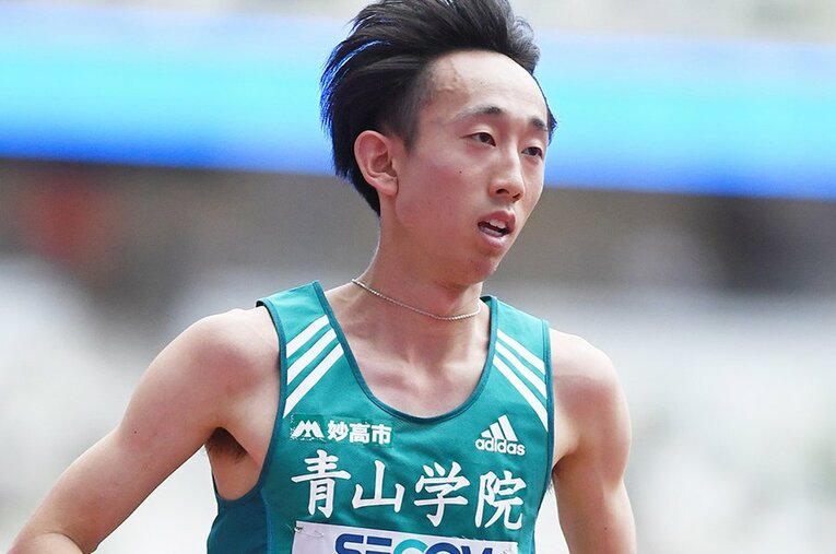 箱根駅伝を目指す大学にとって春の重要なレースは関東インカレ。チーム強化を着々と推し進めているのは、どの大学か？（写真は青学大・岸本） ／ photograph by AFLO