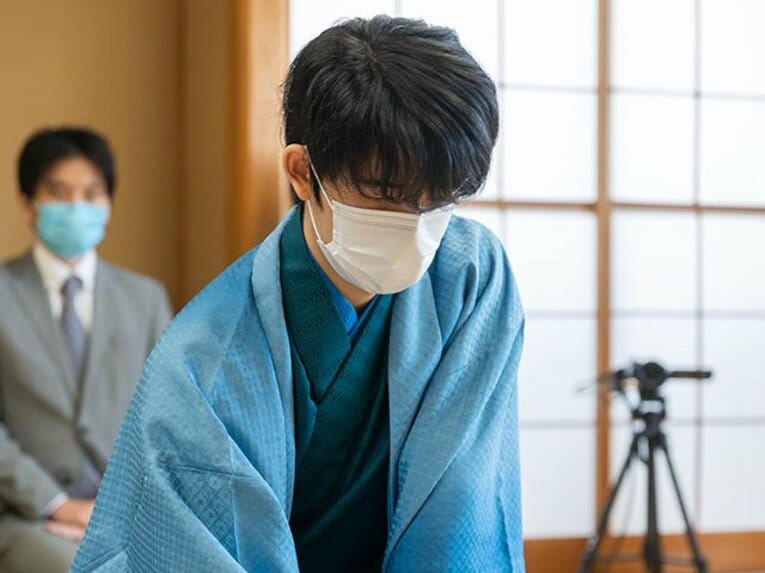 藤井聡太19歳、史上最年少となる三冠達成となった ／ photograph by 日本将棋連盟