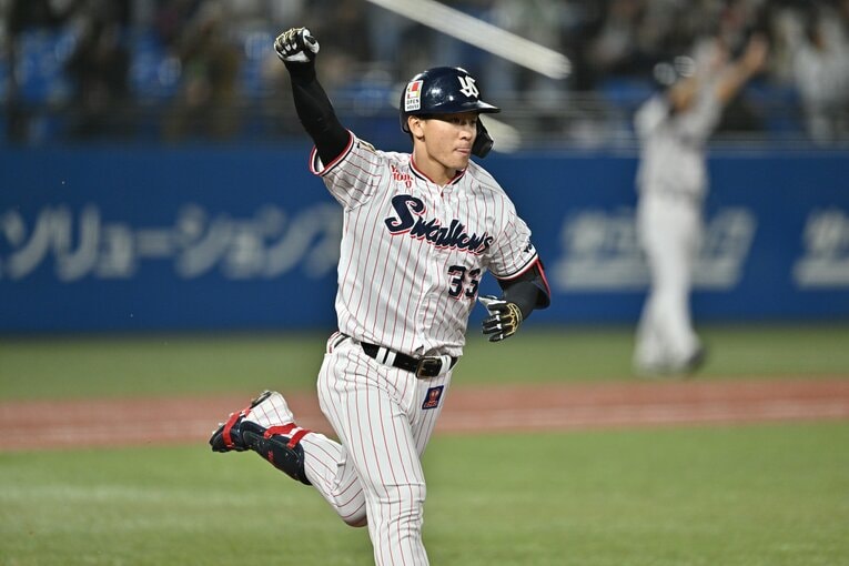 日本シリーズ第2戦、9回裏に値千金の同点3ランを放ったヤクルト内山　©︎Hideki Sugiyama