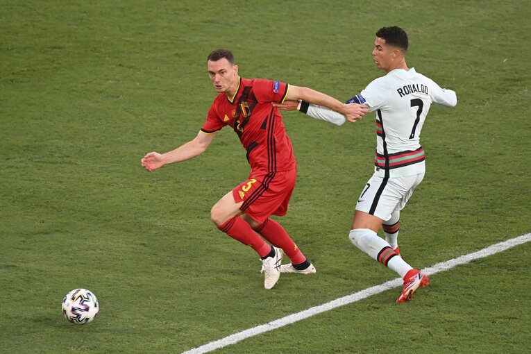 C・ロナウドをマークするフェルマーレン©Getty Images