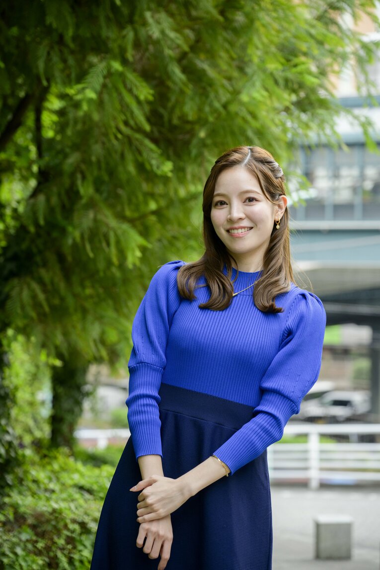 三宅絹紗アナ　©Hirofumi Kamaya