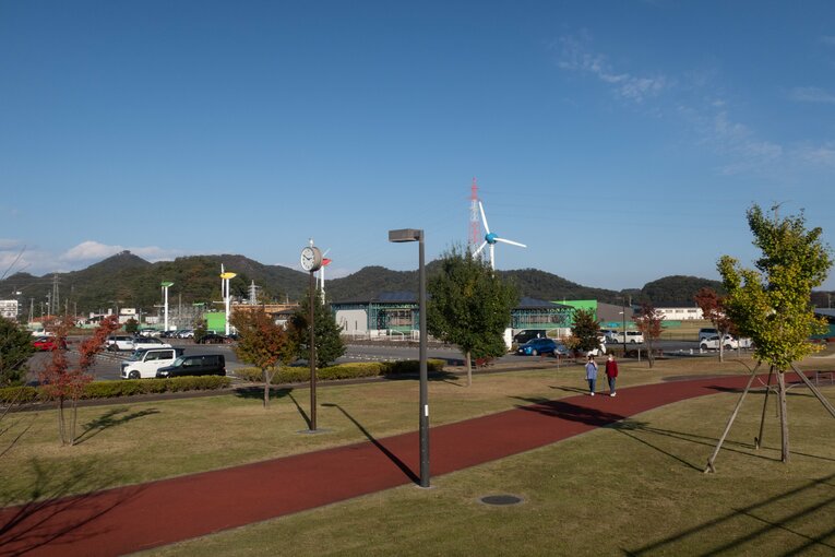 赤十字病院とスタジオの裏側（競馬場でいうと向こう正面）には公園ができていた