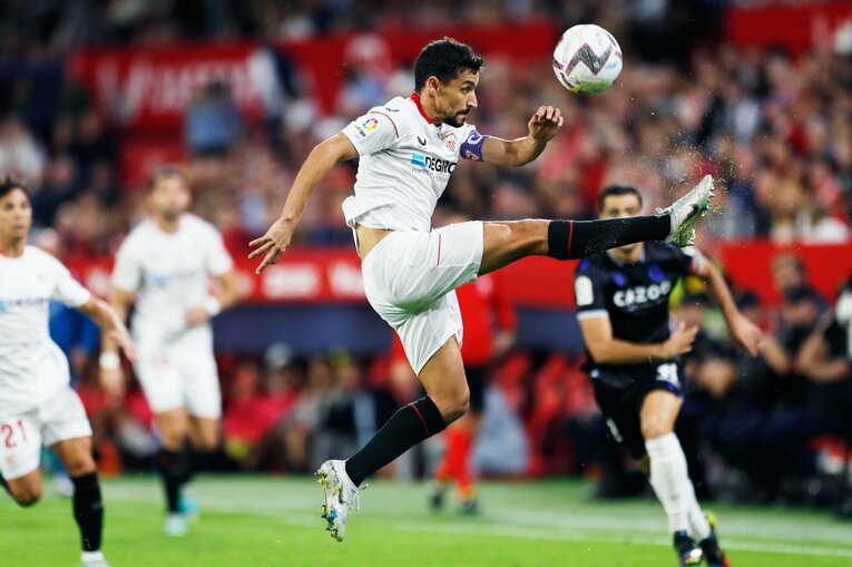 久保建英「脱臼ケガ明け緊急出場」を撮った…W杯へ頼もしい攻撃力と“激論”、気になるのは“ほぼ90分プレー時の疲労感”(11)