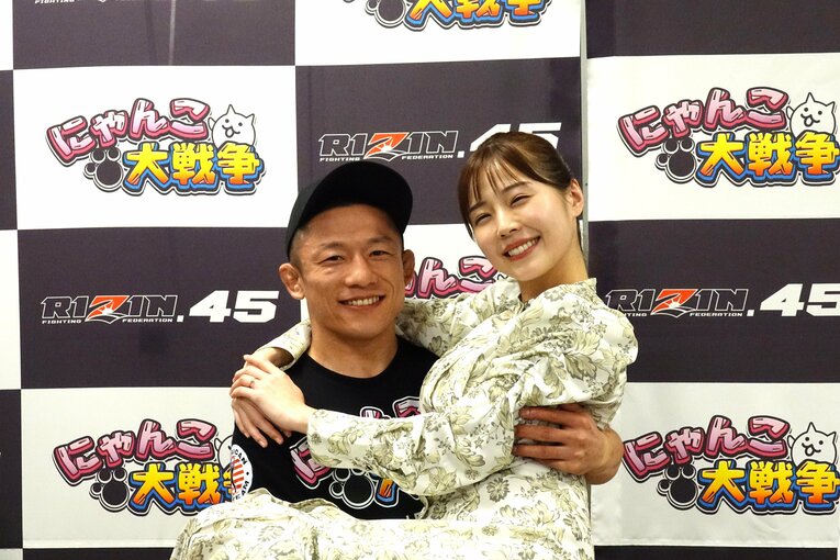 堀口恭司の「お姫さま抱っこ」（2枚目／全3枚）©Koji Fuse