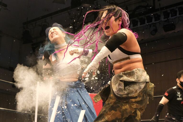 世羅りさvs.山下りな