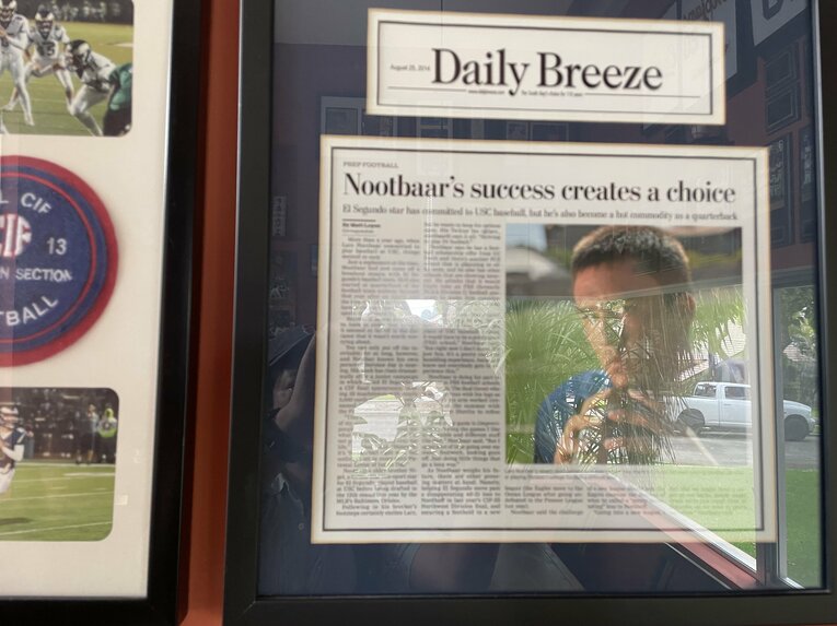 野球とアメフト、ヌートバーの“二刀流”での活躍を伝える記事