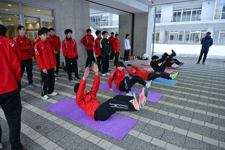 取材に訪れた日のメインメニューは全ブロック共通でサーキットトレーニング　©Hideki Sugiyama