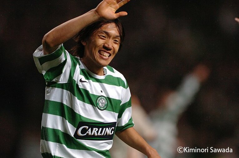 中村俊輔のコーナーキックは美しい。“バックショット”の虜になった瞬間。(9) ／ photograph by Kiminori Sawada