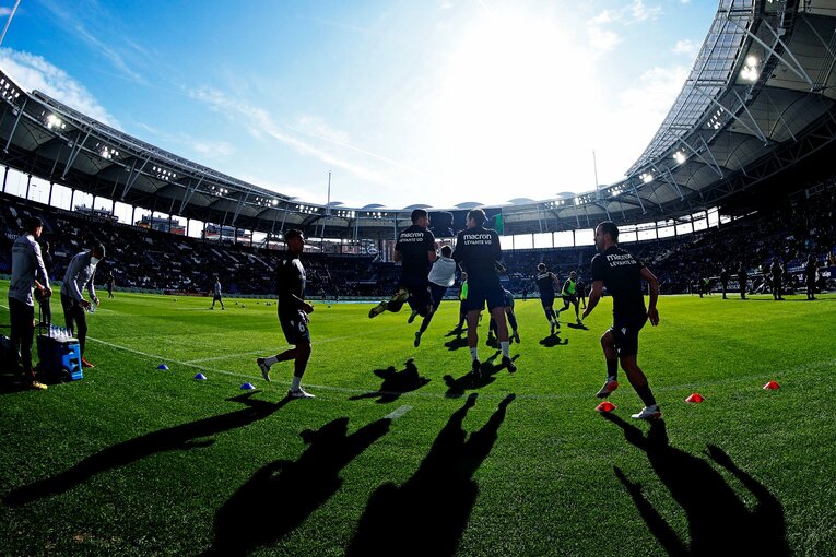 敵地の少年ファンから「KUBO！」と声が飛ぶ人気の中… 久保建英が“万全でなくても”フル出場で頼られた理由〈撮影者の視点〉(10)