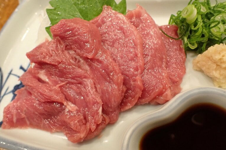 馬刺し　©Essei Hara