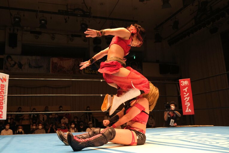「燃え尽きるさまを見てほしい」米AEWで活躍、日本でも2冠の志田光が「日本の女子プロレスが世界最高」と語る理由(51)