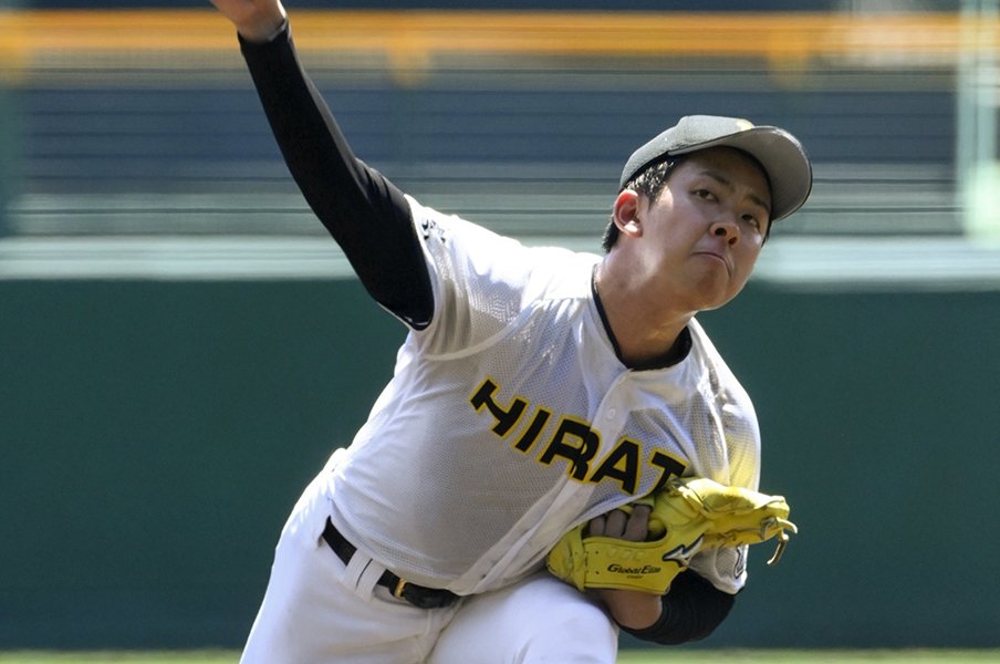 緊張はないが、未知の自分とも……。平田・古川投手と「静かな甲子園」。<Number Web> photograph by Kyodo News