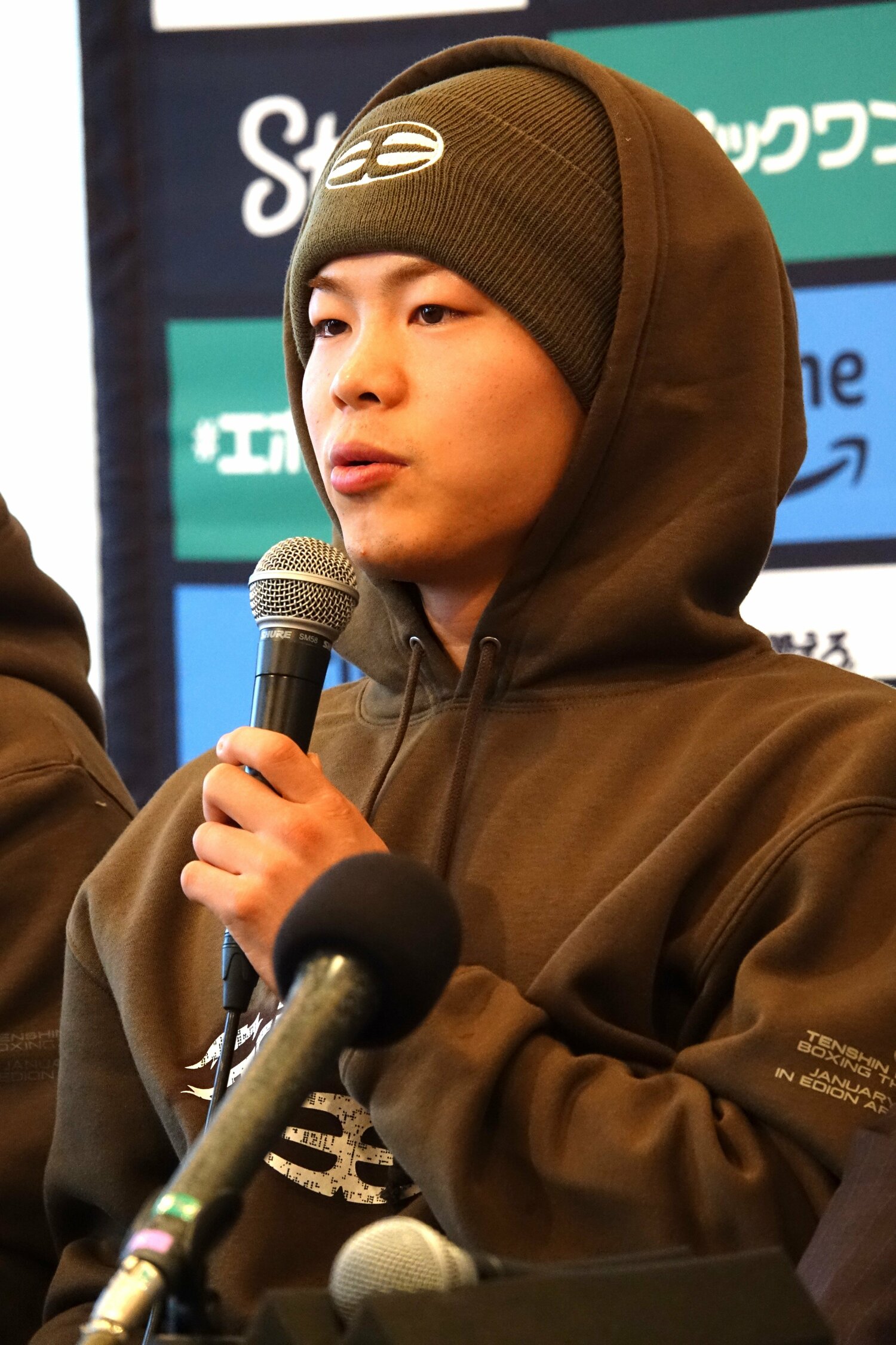 一夜明け会見での那須川天心　©Koji Fuse