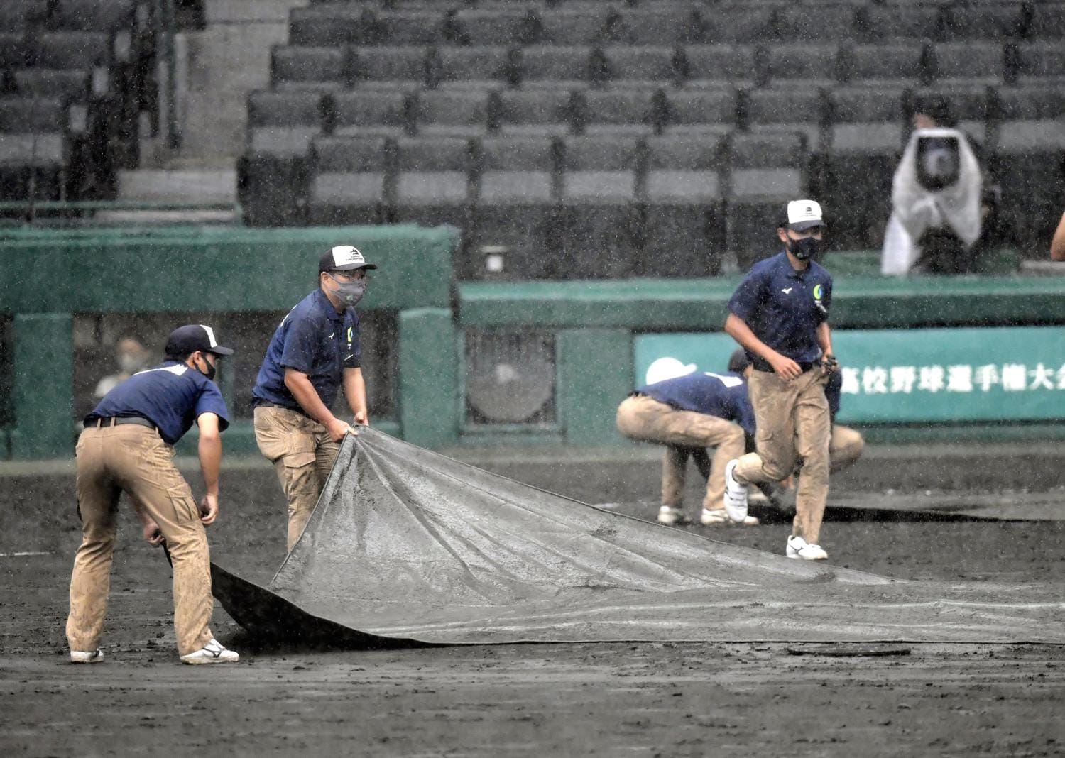 2021年の明桜－帯広農は4回ノーゲームとなった　©Kyodo News