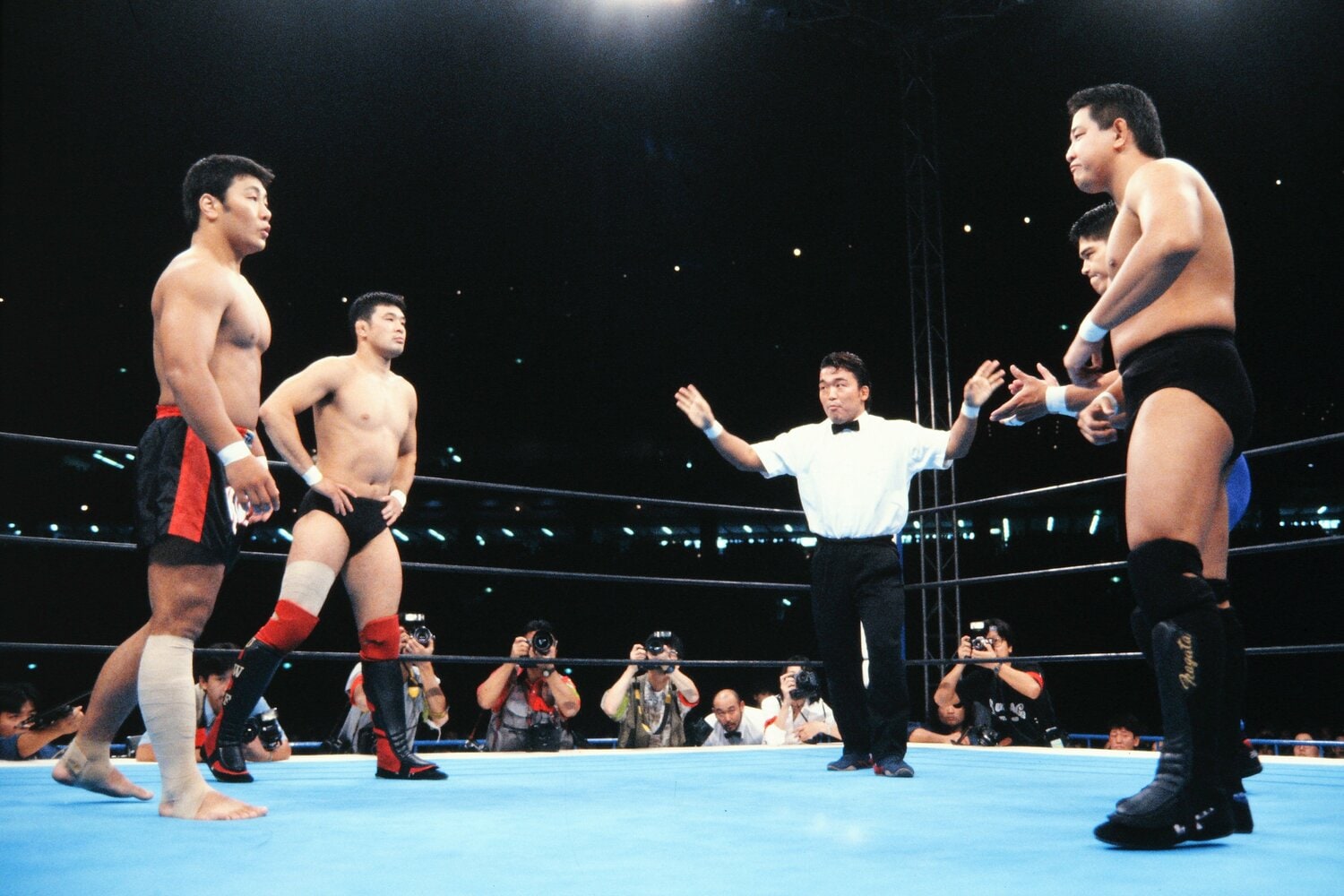 第1試合の金原・桜庭vs.石沢・永田　©AFLO