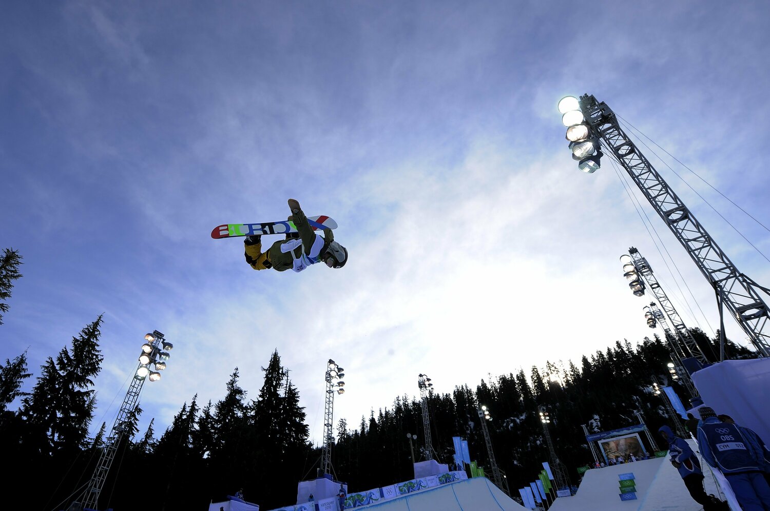 幼少期からスノーボードの「競技」と「フリーライディング」のどちらでも活躍をつづけた國母　©JMPA