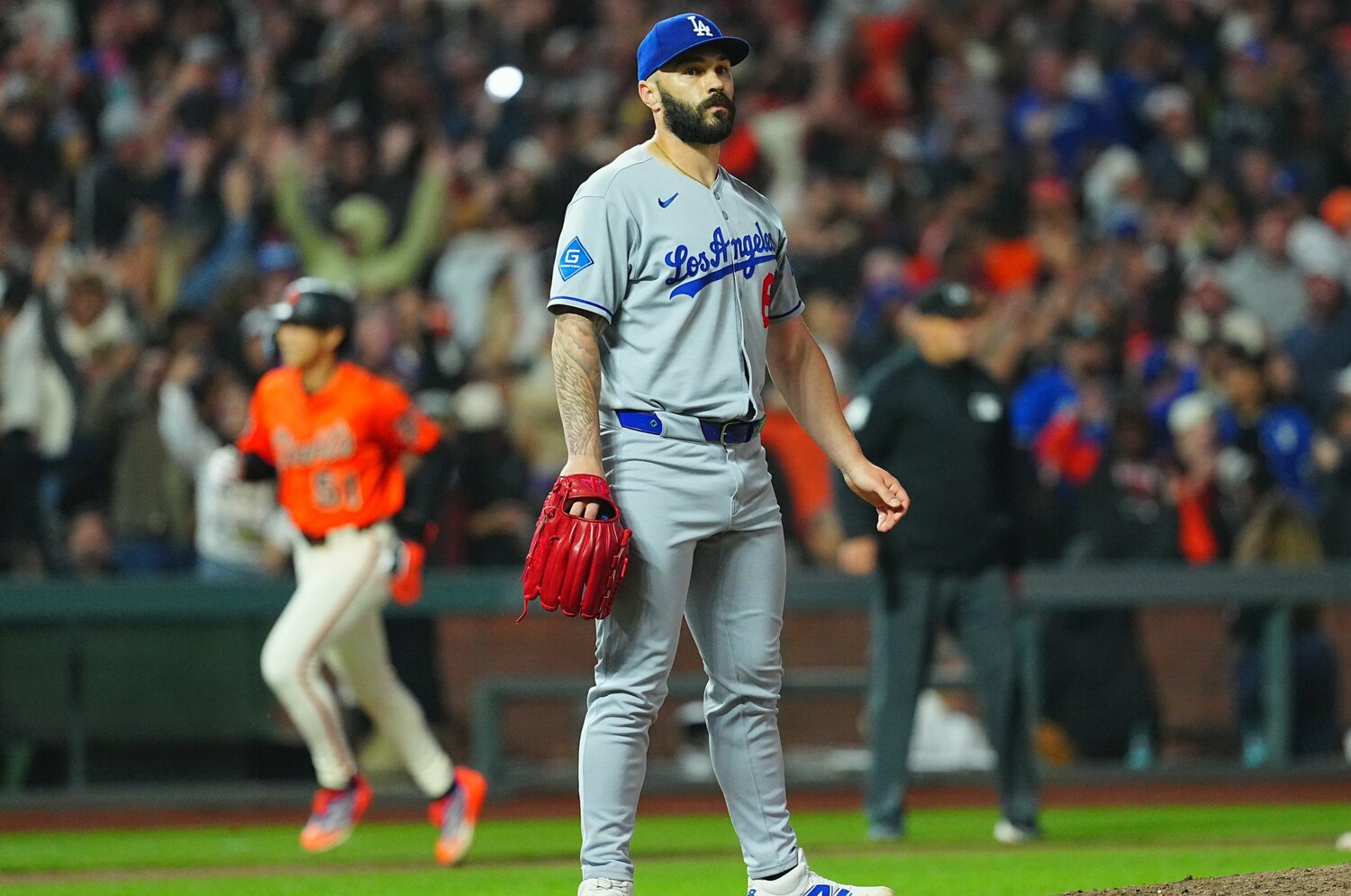 ドジャースブルペン陣は「奈落の底に落ちた」現地メディアも酷評…救世主は“あの”大型ルーキーの配置転換？「彼が重要な役割を担うかも…」＜Number Web＞ photograph by AFLO