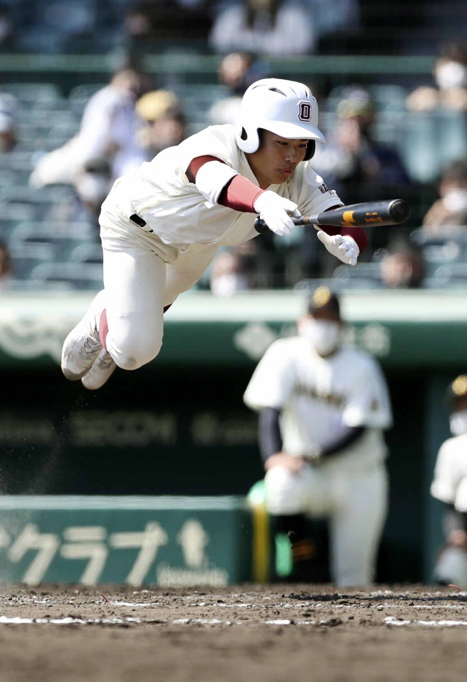 土川のスクイズを具志川商が見事に外した©Kyodo News