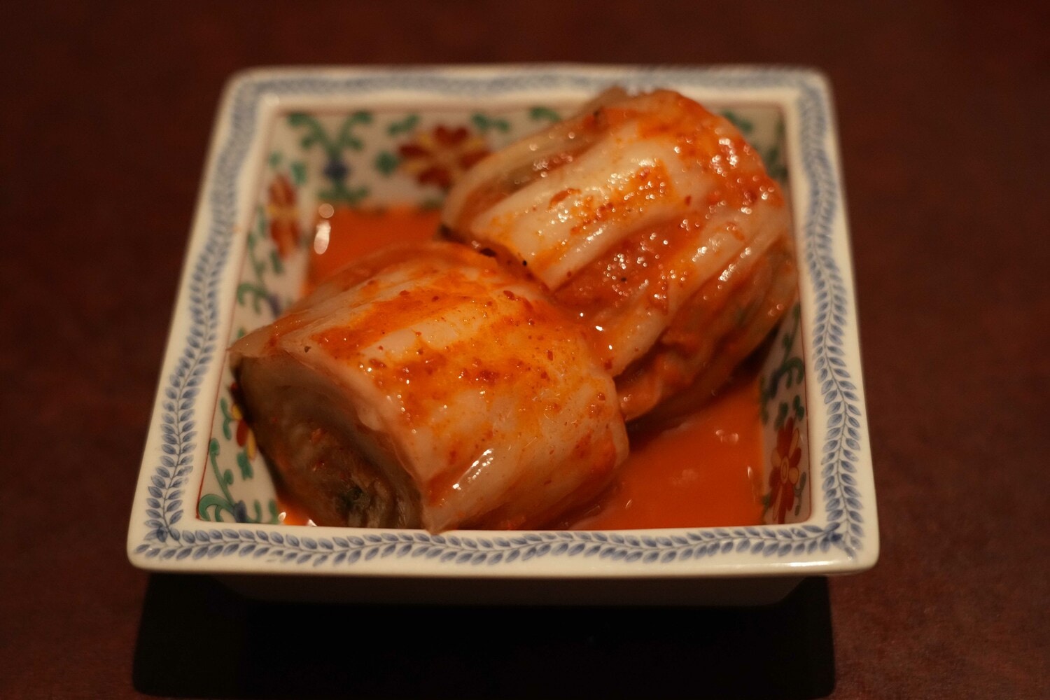 ミルフィーユ状で供される『一番館』のキムチ