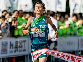 青学大・原晋監督がぼやいた「まさかの3位よ。びっくりしたなあ、もう」箱根駅伝まで2カ月、青学大の誤算「差がついたのは『中間層』」「やりますよ、箱根は」＜Number Web＞ photograph by Kiichi Matsumoto