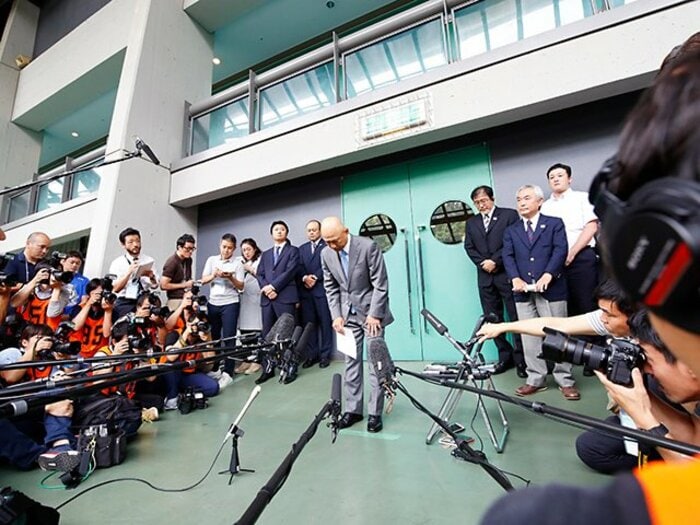 レスリング・パワハラ問題の遠因か?日本代表と所属チームの指導兼務。<Number Web> photograph by AFLO