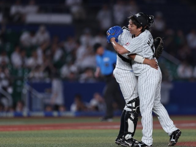 球団新記録〉228セーブのロッテ・益田直也に『幕張の防波堤』小林雅英