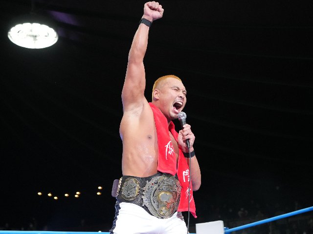 全日本プロレスに「猪木のテーマ」が流れた日…「全日本を乗っ取りにきた」中嶋勝彦が“闘魂スタイル”で伝統の三冠ベルトを手にした意味 - プロレス -  Number Web - ナンバー