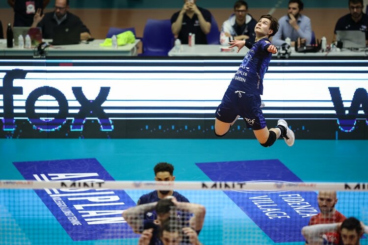 月面のサムライ」「ランはシンデレラ」高橋藍22歳バレー王国イタリアで