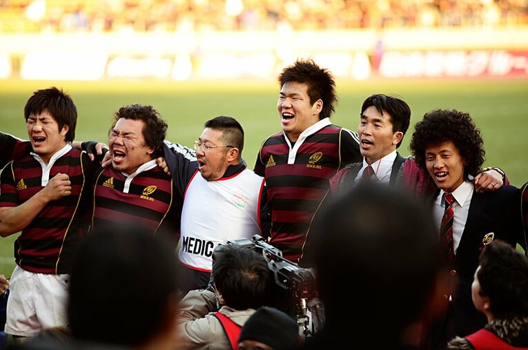 大学日本一に輝き、早稲田大学ラグビー部歌「荒ぶる」を歌う豊田将万。2018-19シーズン限りで現役を引退し、現在は社業に専念している ／ photograph by Toshiya Kondo