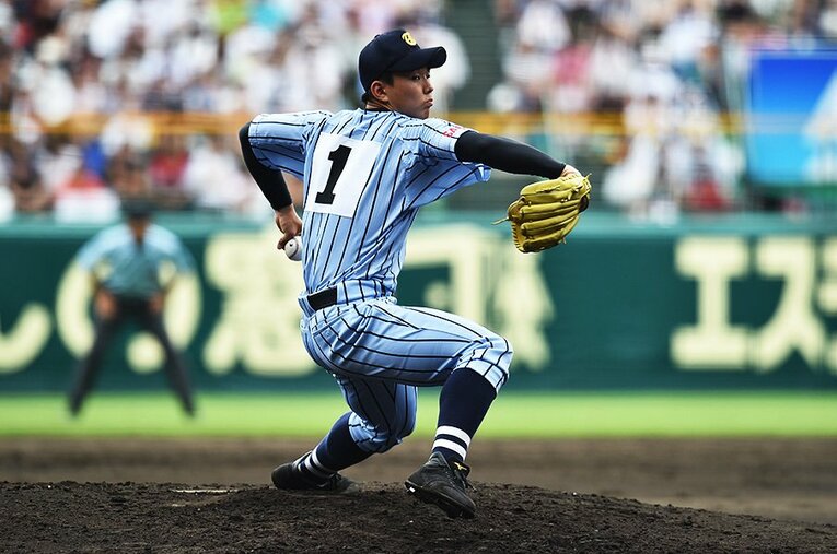 東海大相模時代の小笠原慎之介。2015年夏の甲子園で優勝投手に　©Hideki Sugiyama