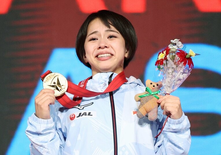 現役最後の世界体操を終え、感極まる村上。引退後はコーチに転身　©JIJI PRESS