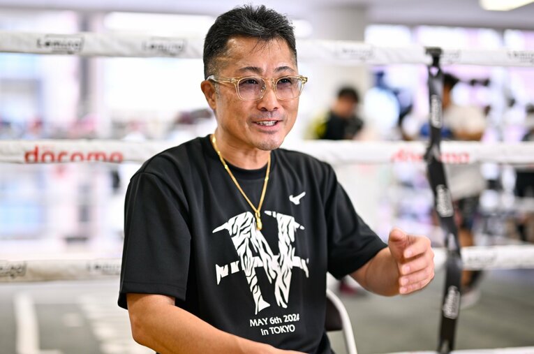 東京ドームで行なわれた井上尚弥と拓真兄弟のWタイトル戦を振り返った父・井上真吾トレーナー ／ photograph by Hiroaki Yamaguchi