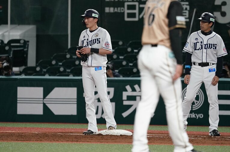 西武・源田 ／ photograph by Hideki Sugiyama