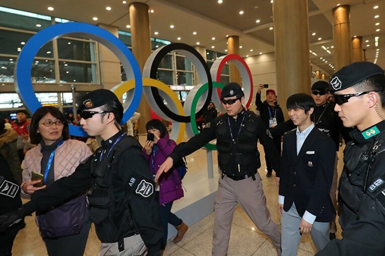 怪我から復帰直後の平昌五輪で──。羽生結弦が見せた「王様のジャンプ」(2)