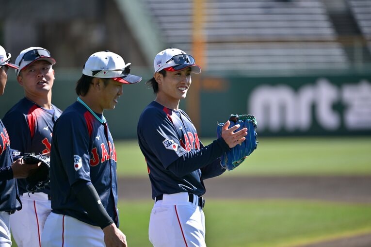 周東佑京、小園海斗　©︎Hideki Sugiyama