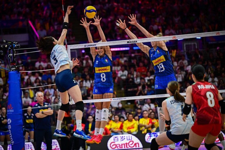 古賀紗理那（VNLファイナル決勝・イタリア戦）　©︎Volleyball World